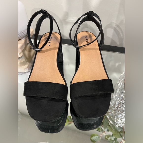 Torrid Platform Block Heel Sandal Black 9.5W - Picture 4 of 16